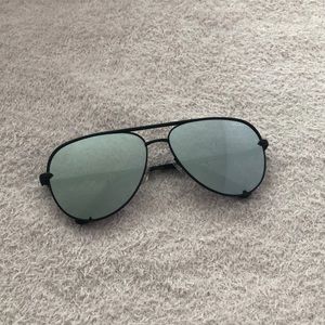 Quay x Desi Highkey Sunnies